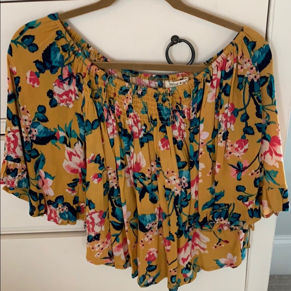 Blouse, so cute, off the shoulder, worn once
